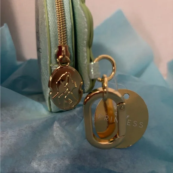 Disney Princess ARIEL Shell Coin Purse by Bath and Body Works - Picture 4 of 6